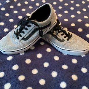 Sz 6 Youth Vans- never worn.